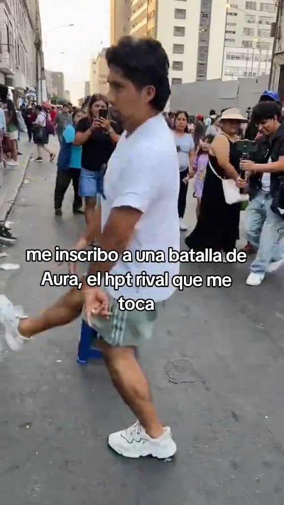 Aura en pose Libre