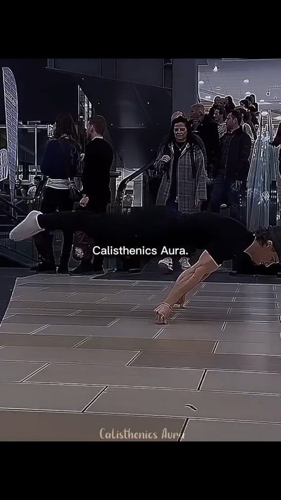 Aura en pose Libre
