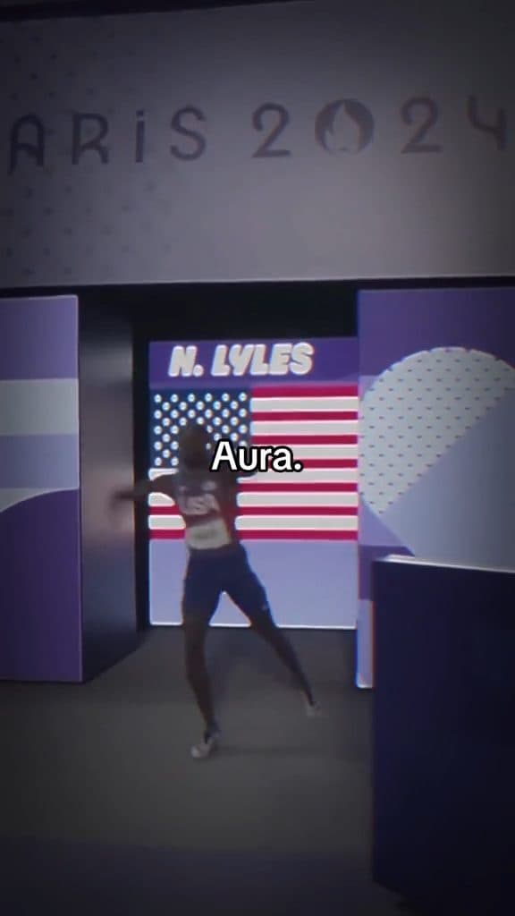 Aura en pose Libre