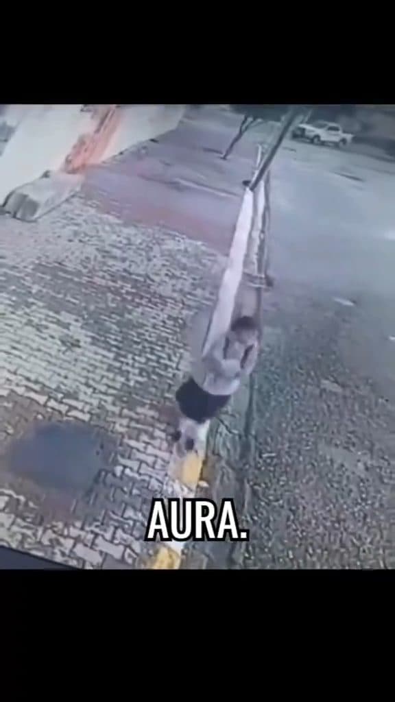 Aura en pose Libre