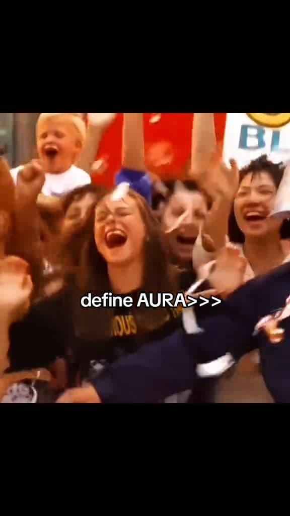 Aura en pose Libre