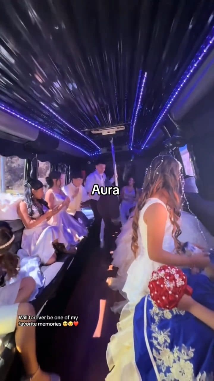 Aura en pose Libre