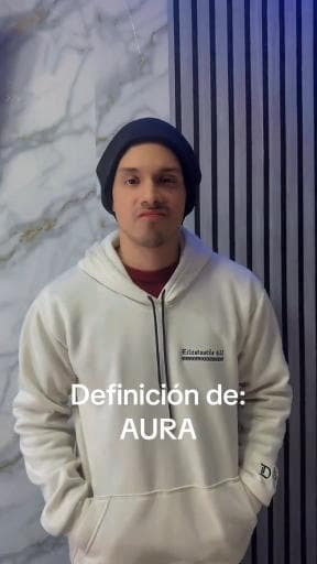 Aura en pose Libre