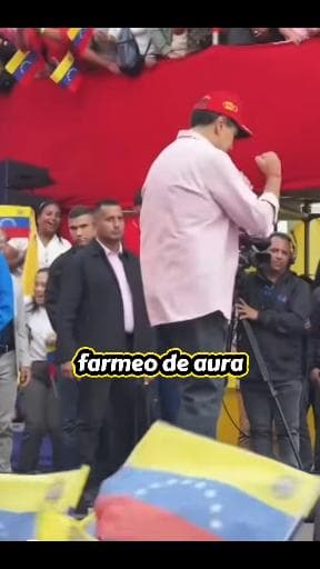 Aura en pose Libre