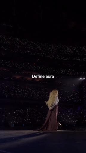 Aura en pose Libre