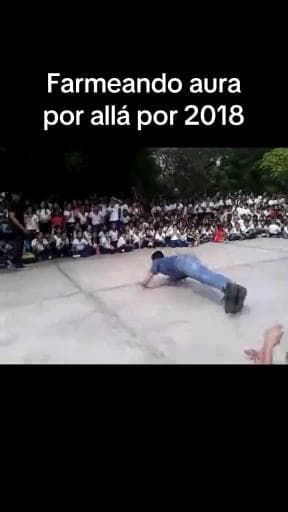 Aura en pose Libre