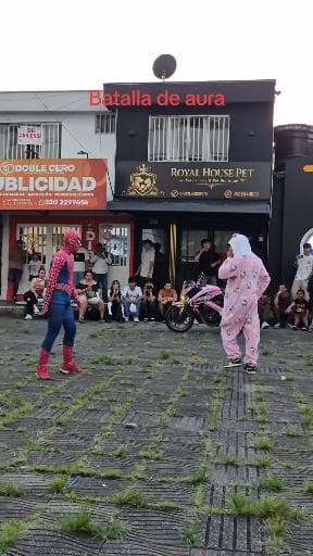 Aura en pose Libre