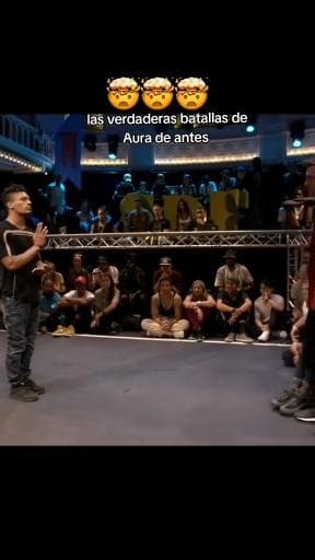 Aura en pose Libre