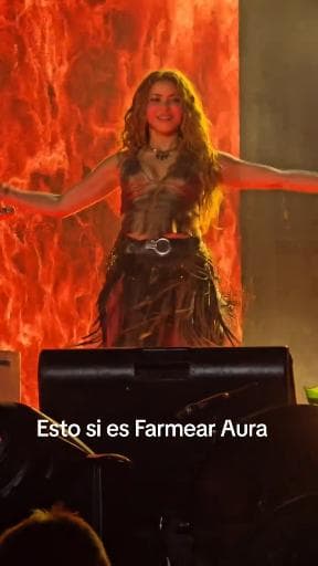 Aura en pose Libre